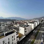 Plein Centre-Ville T2 Refait A Neuf