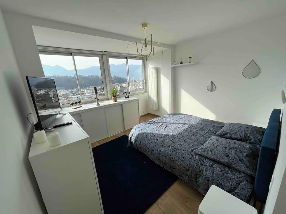 Plein Centre-ville T2 Refait A Neuf Apartment
